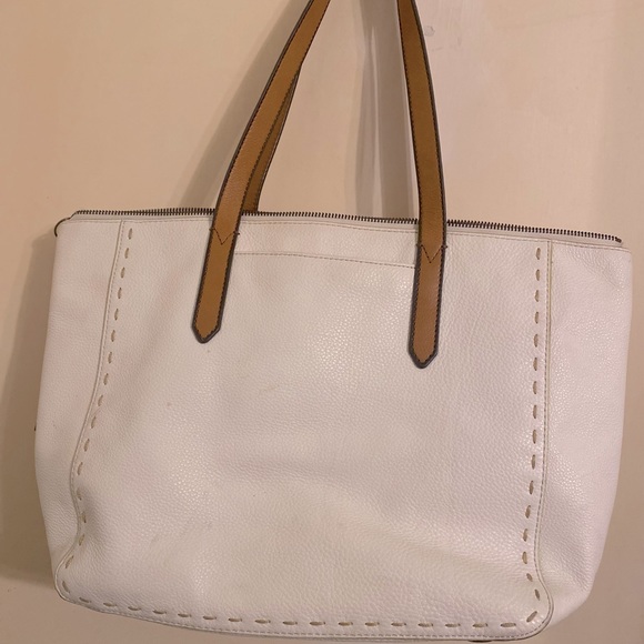 Purse-used, good condition, minor scuffs on outside n. but not too noticeable. - Picture 2 of 4